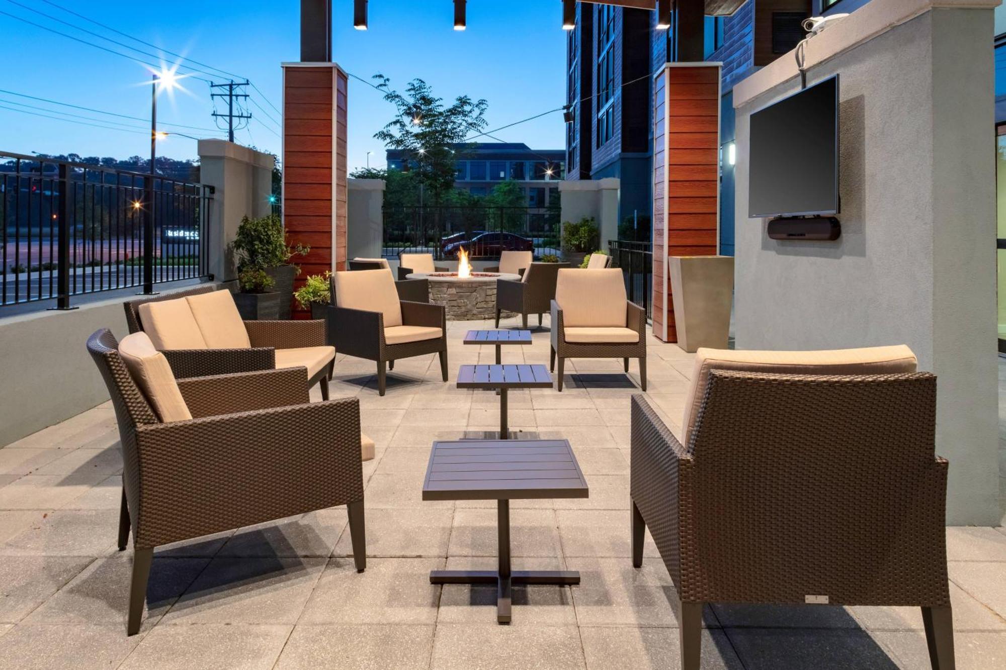 Residence Inn By Marriott Virginia Beach Town Center Экстерьер фото